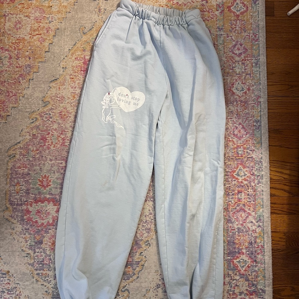 Boys Lie sweats